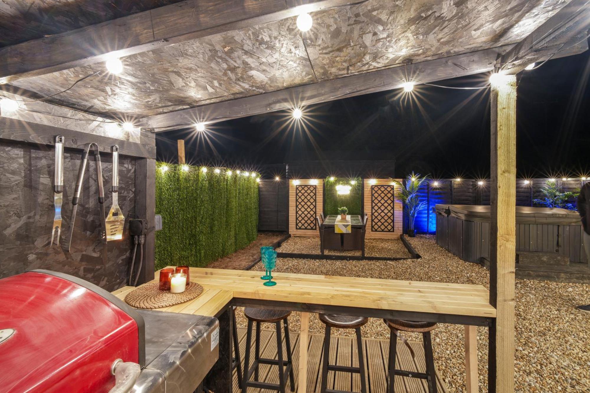 The Lodge At The Outside Inn Mountfield Экстерьер фото